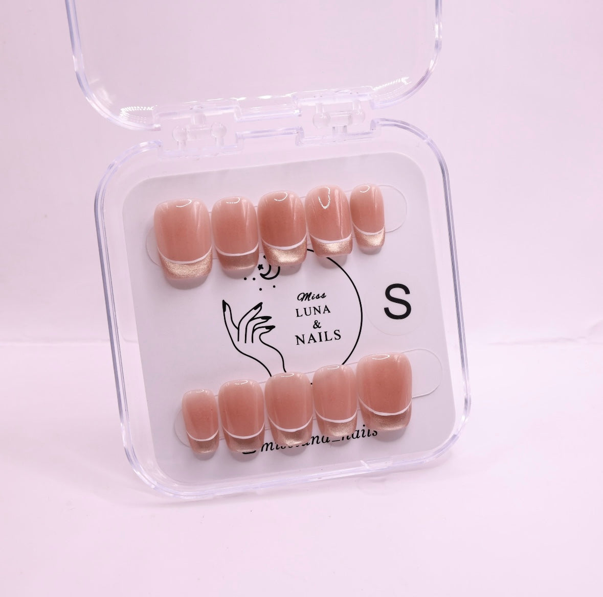 Minimalist Glace Chic