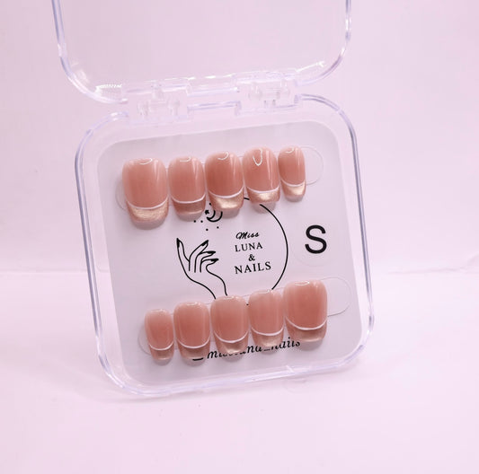 Minimalist Glace Chic